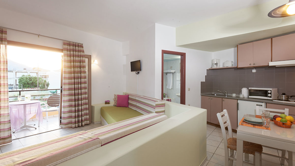 Latania Studios & Apartments